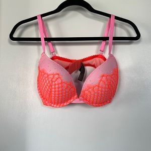 Victoria’s Secret Bombshell Add 2 Cups Push-up Bra
